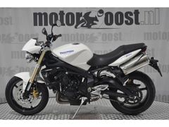 TRIUMPH STREET TRIPLE 675