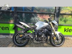 TRIUMPH STREET TRIPLE 675