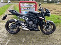 TRIUMPH STREET TRIPLE RS