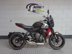 TRIUMPH TRIDENT 660