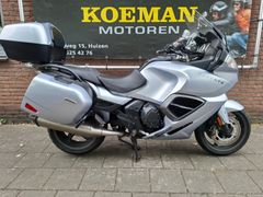 TRIUMPH TROPHY 1215 SE