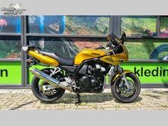 YAMAHA FZS 600 FAZER