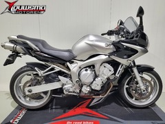 YAMAHA FZS 600 FAZER