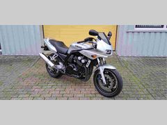 YAMAHA FZS 600 FAZER