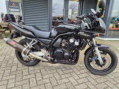 YAMAHA FZS 600 FAZER