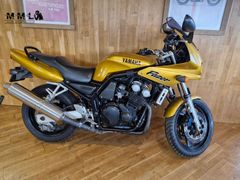 YAMAHA FZS 600 FAZER