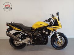 YAMAHA FZS 600 FAZER