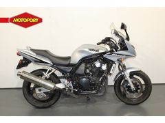 YAMAHA FZS 600 FAZER