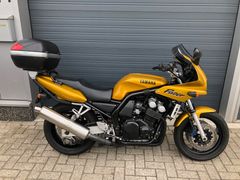 YAMAHA FZS 600 FAZER