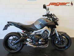 YAMAHA MT 09