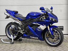 YAMAHA R1