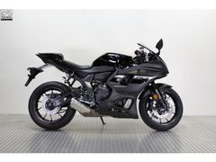 YAMAHA R7