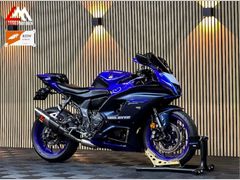 YAMAHA R7