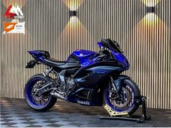 YAMAHA R7