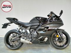 YAMAHA R7
