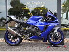 YAMAHA YZF R1