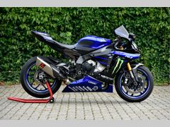 YAMAHA YZF R1