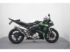 YAMAHA YZF R1