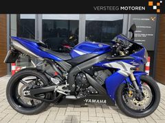 YAMAHA YZF R1