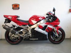 YAMAHA YZF R1