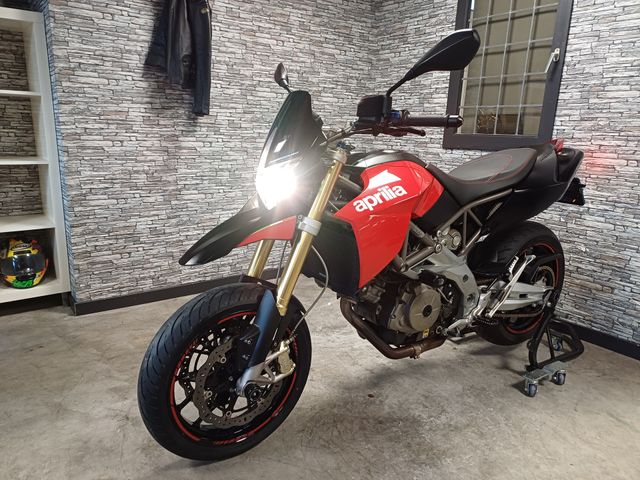 aprilia - dorsoduro-750