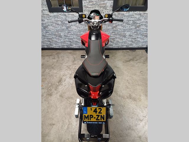 aprilia - dorsoduro-750