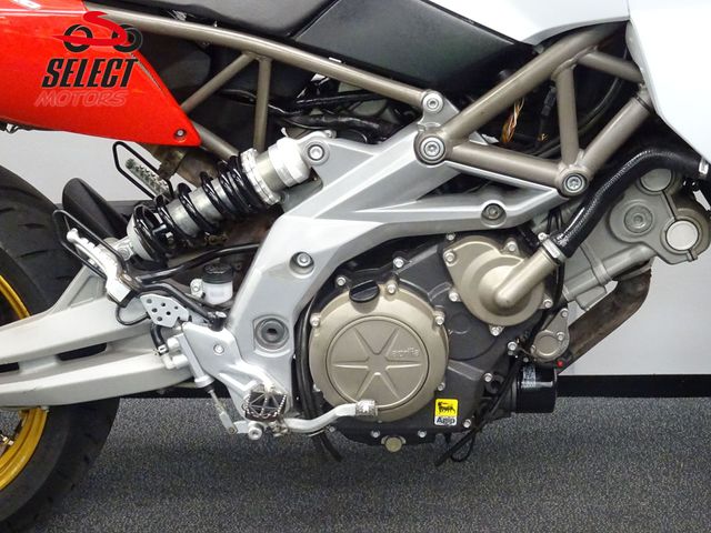 aprilia - dorsoduro-750