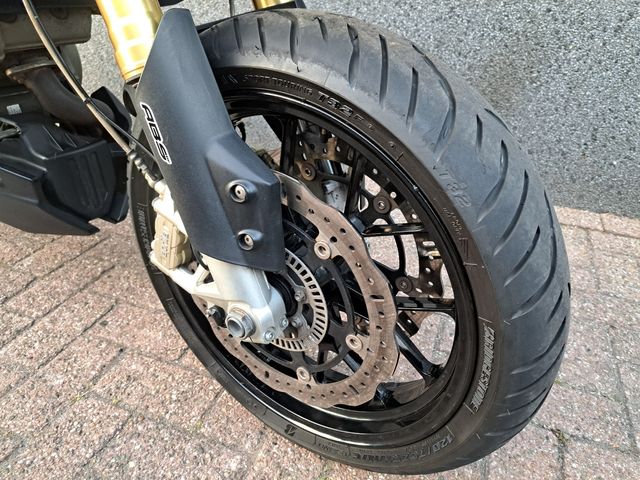 aprilia - dorsoduro-750-abs