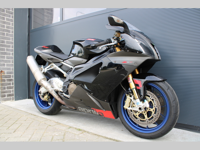 aprilia - rsv-1000-r