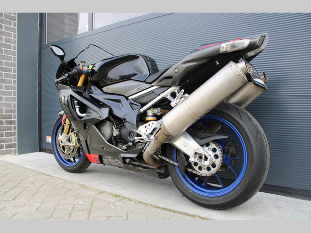 aprilia - rsv-1000-r