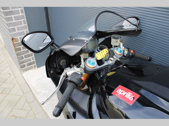 aprilia - rsv-1000-r