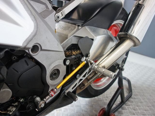 aprilia - rsv-1000-r