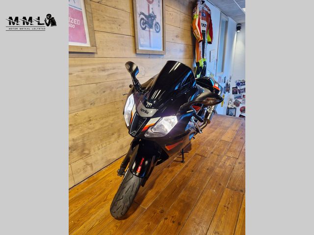aprilia - rsv-1000-r
