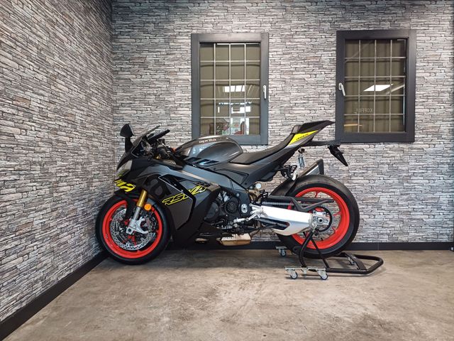 aprilia - rsv-4-1100