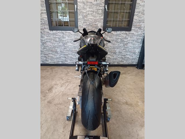 aprilia - rsv-4-1100