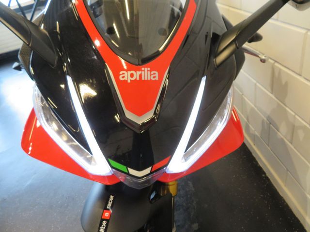 aprilia - rsv-4-factory-aprc