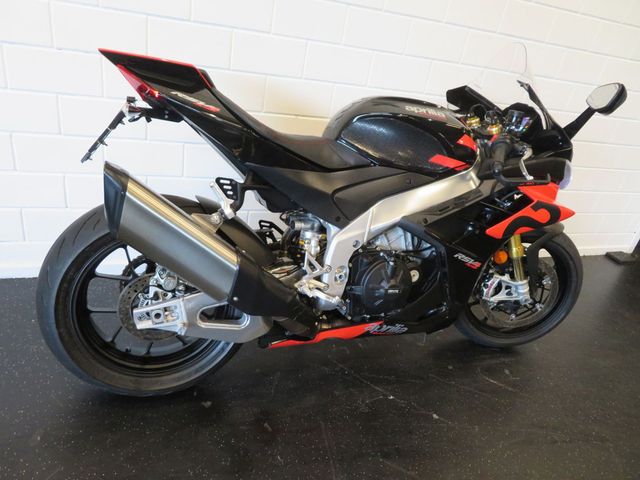 aprilia - rsv-4-factory-aprc