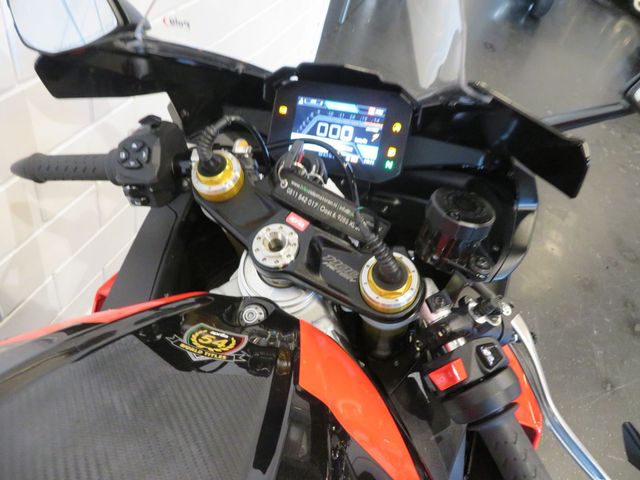aprilia - rsv-4-factory-aprc