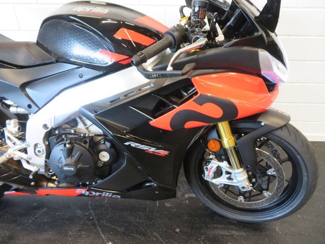 aprilia - rsv-4-factory-aprc