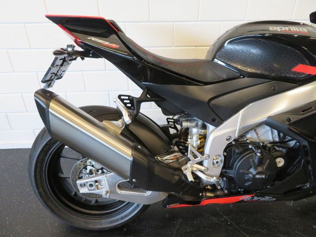 aprilia - rsv-4-factory-aprc