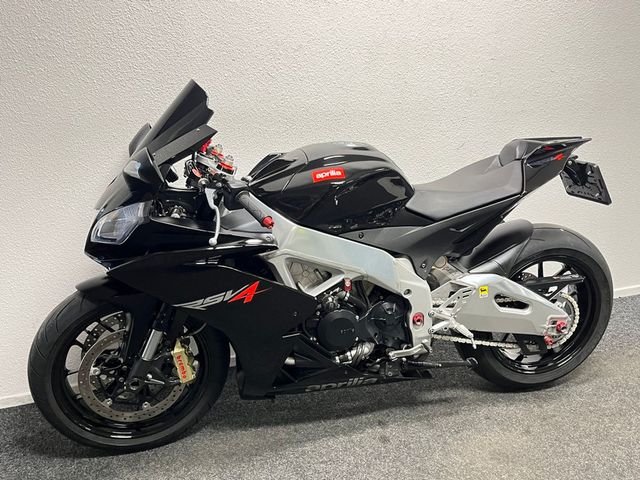 aprilia - rsv-4-r