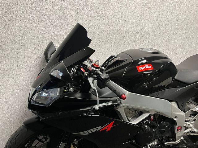 aprilia - rsv-4-r