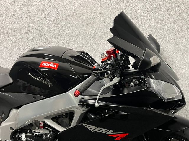 aprilia - rsv-4-r