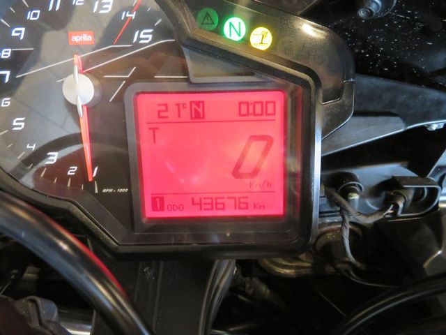 aprilia - rsv-4-r