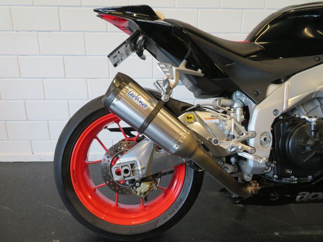 aprilia - rsv-4-r