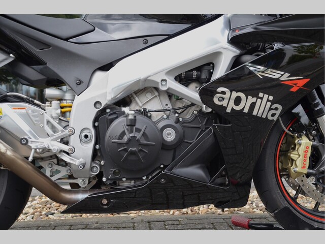 aprilia - rsv-4-r