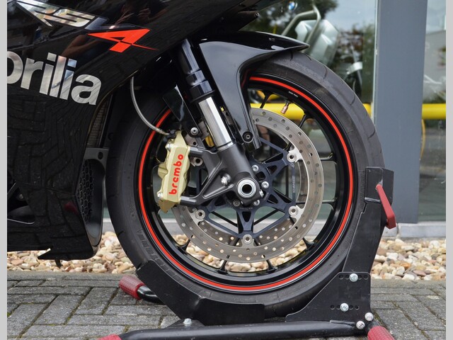 aprilia - rsv-4-r