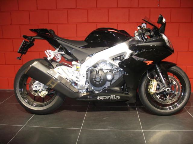 aprilia - rsv-4-r