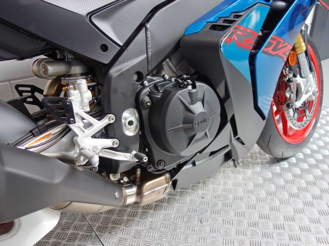 aprilia - rsv-4-r