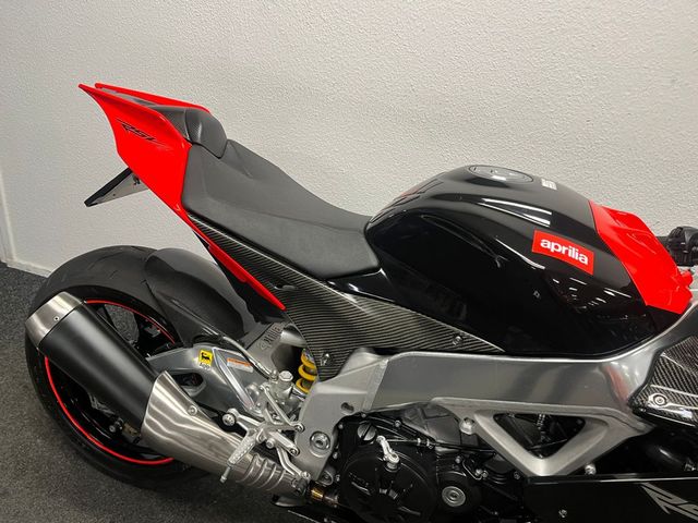 aprilia - rsv-4-r